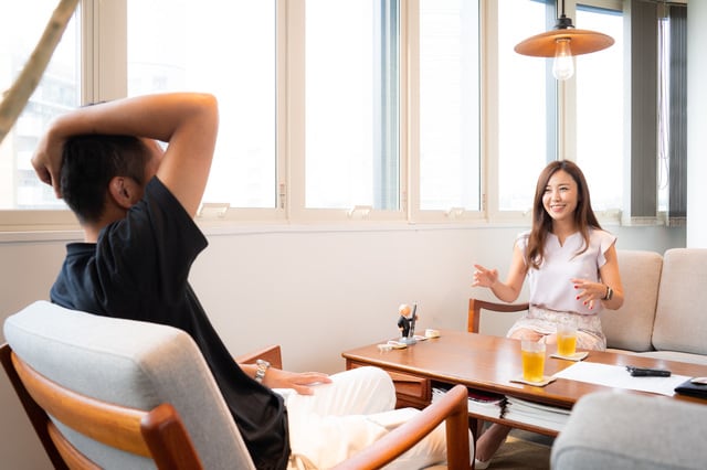 2018年の対談時の柳澤賢仁と藤本真衣様